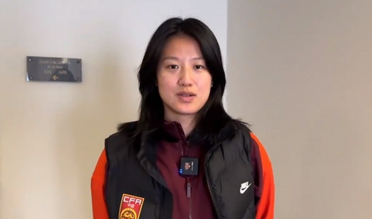  汪琳琳：范迪克是我的偶像和目標(biāo)，希望變成他那樣全面的中后衛(wèi)