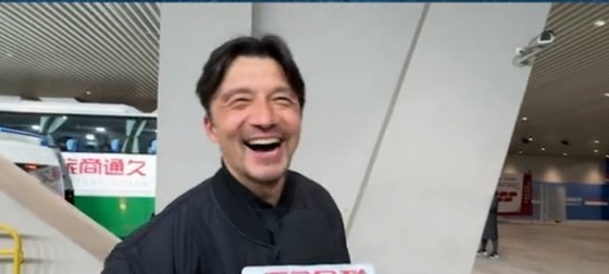  帶孩子和帶球隊(duì)哪個(gè)更累？謝暉笑言：都累，但帶孩子更累