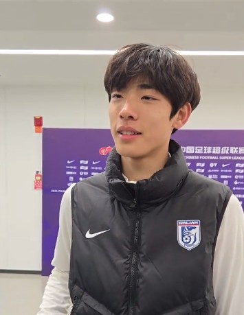  國青歸來上演中超首秀，朱鵬宇：感覺很好，場上大哥們很支持我