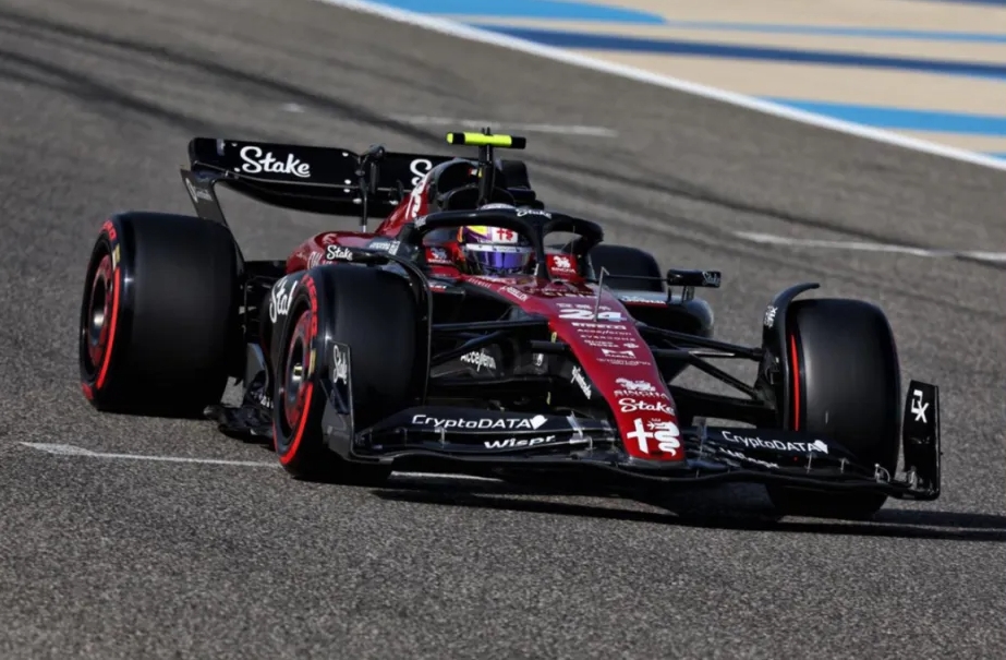 F1中國大獎賽正在進(jìn)行！周冠宇：今年若有機會 想?yún)⒓酉翹BA的集訓(xùn)