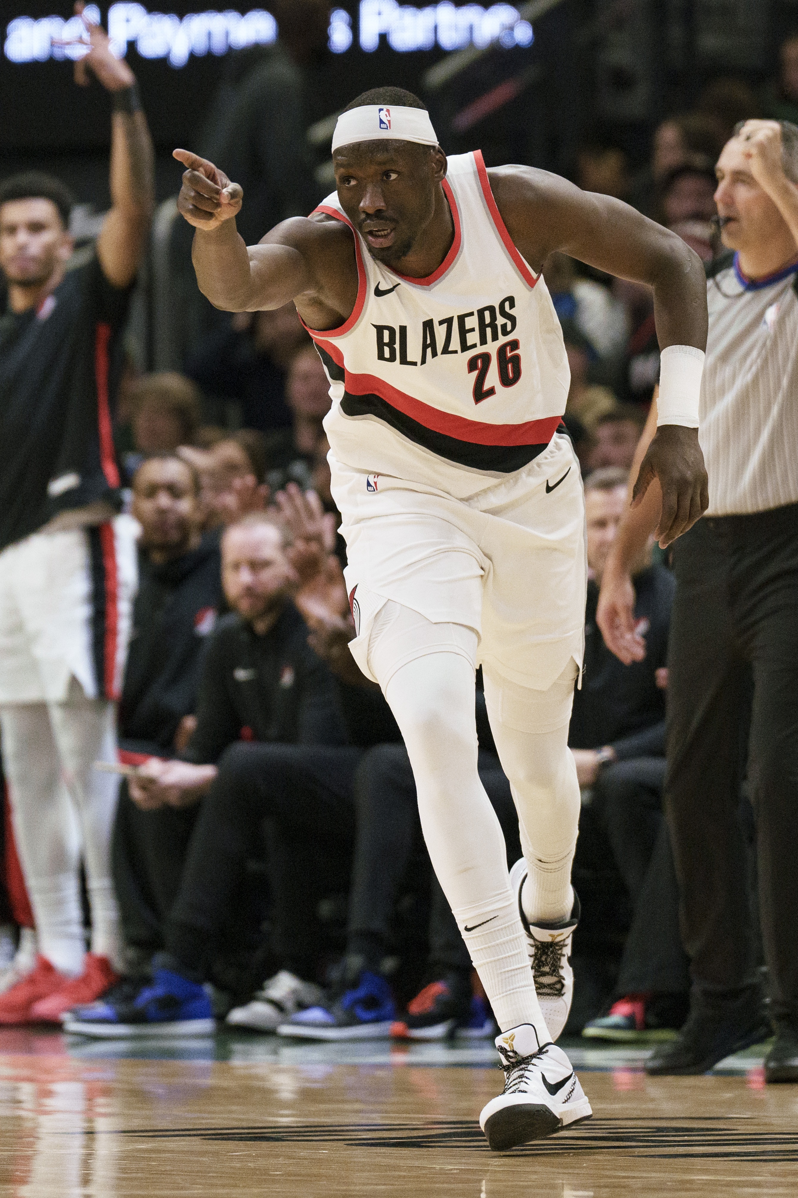  CBA名宿！里斯上半場三分4中3 11分鐘砍下11分5籃板