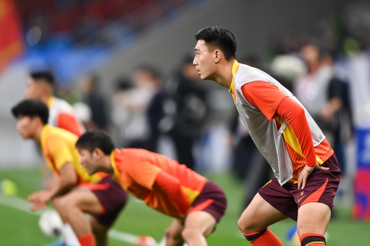  足球報(bào)：張玉寧、蔣圣龍均有不同程度傷病，伊萬(wàn)未讓在熱身賽出場(chǎng)