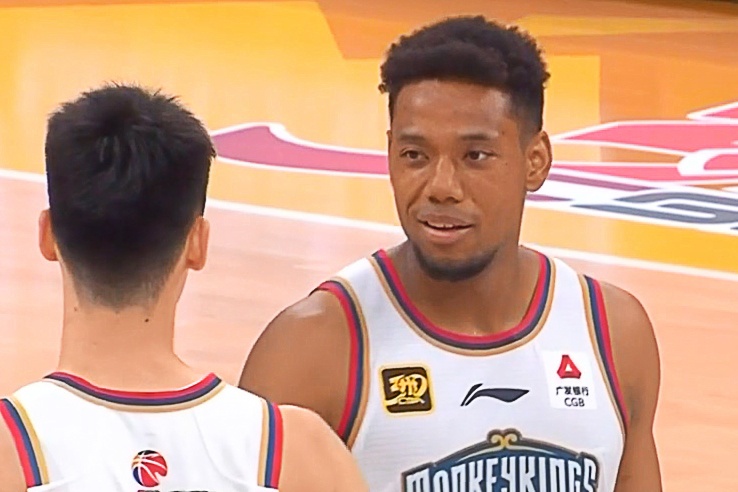  手感不錯(cuò)！祝銘震半場6中4&3記三分拿下11分4籃板