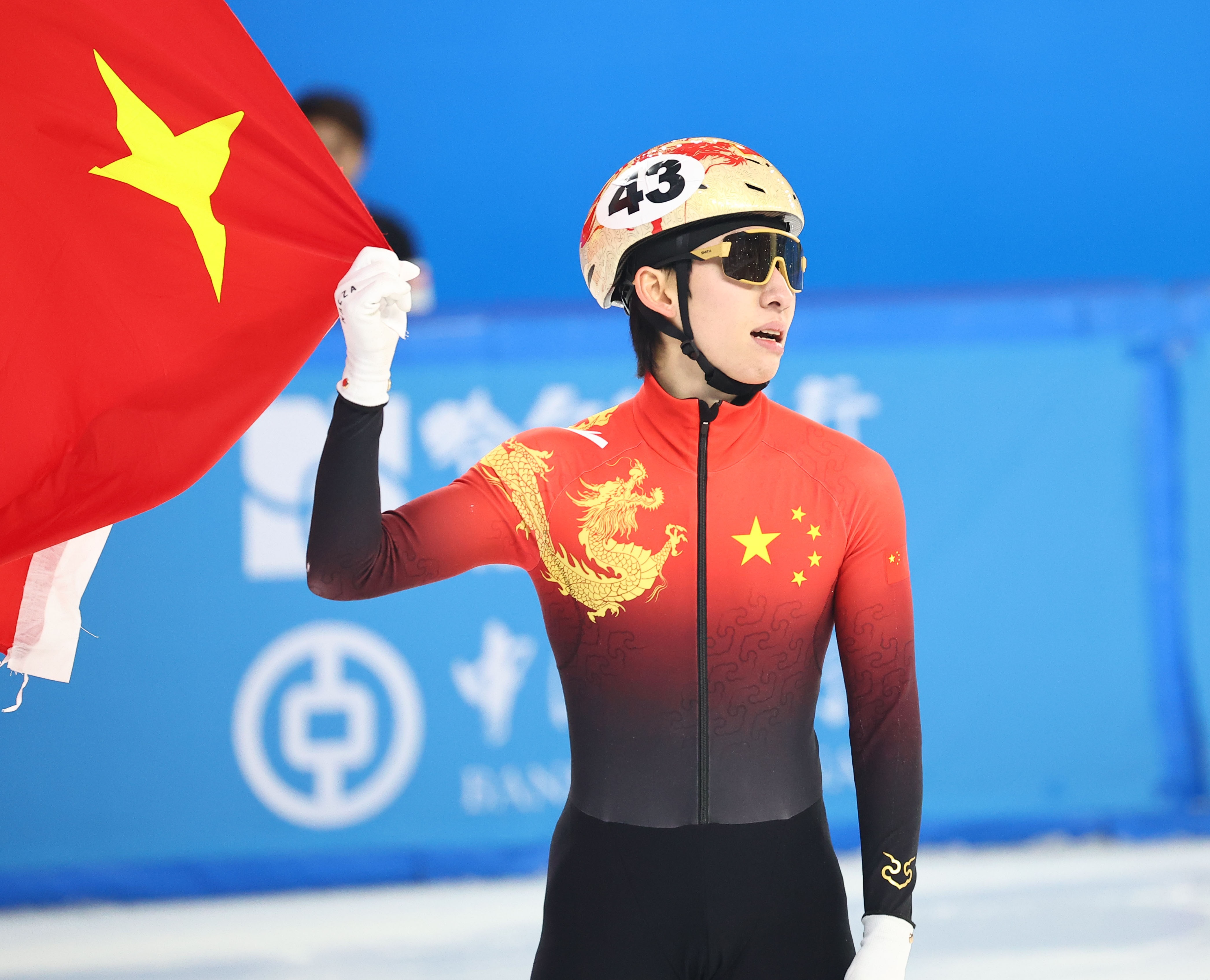  媒體人：中國冰雪歸化非常成功，但足球歸化花更多錢卻連水花都沒