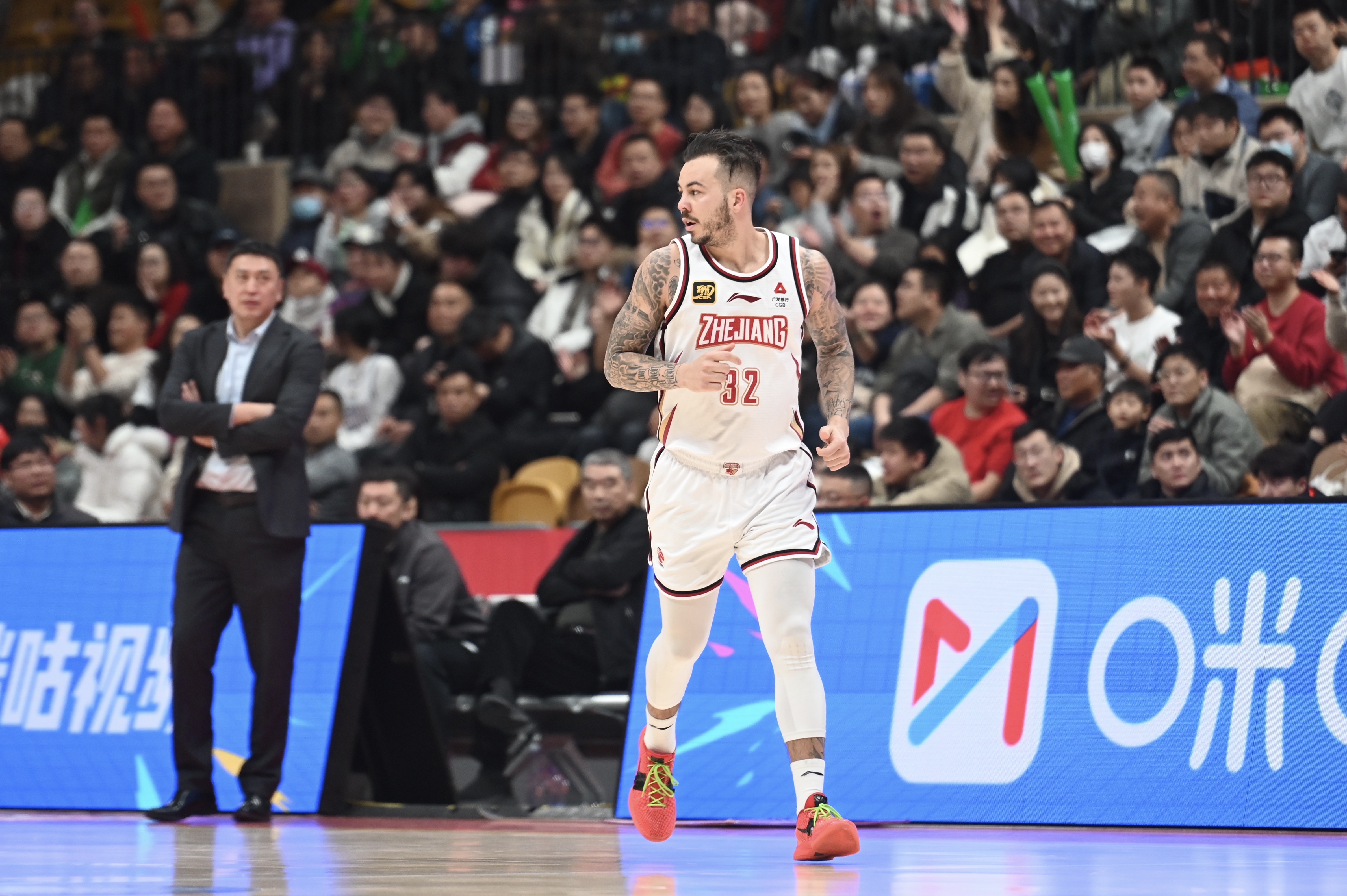  40+三雙難救主！約克39中18&三分22中10空砍48分10籃板11助攻