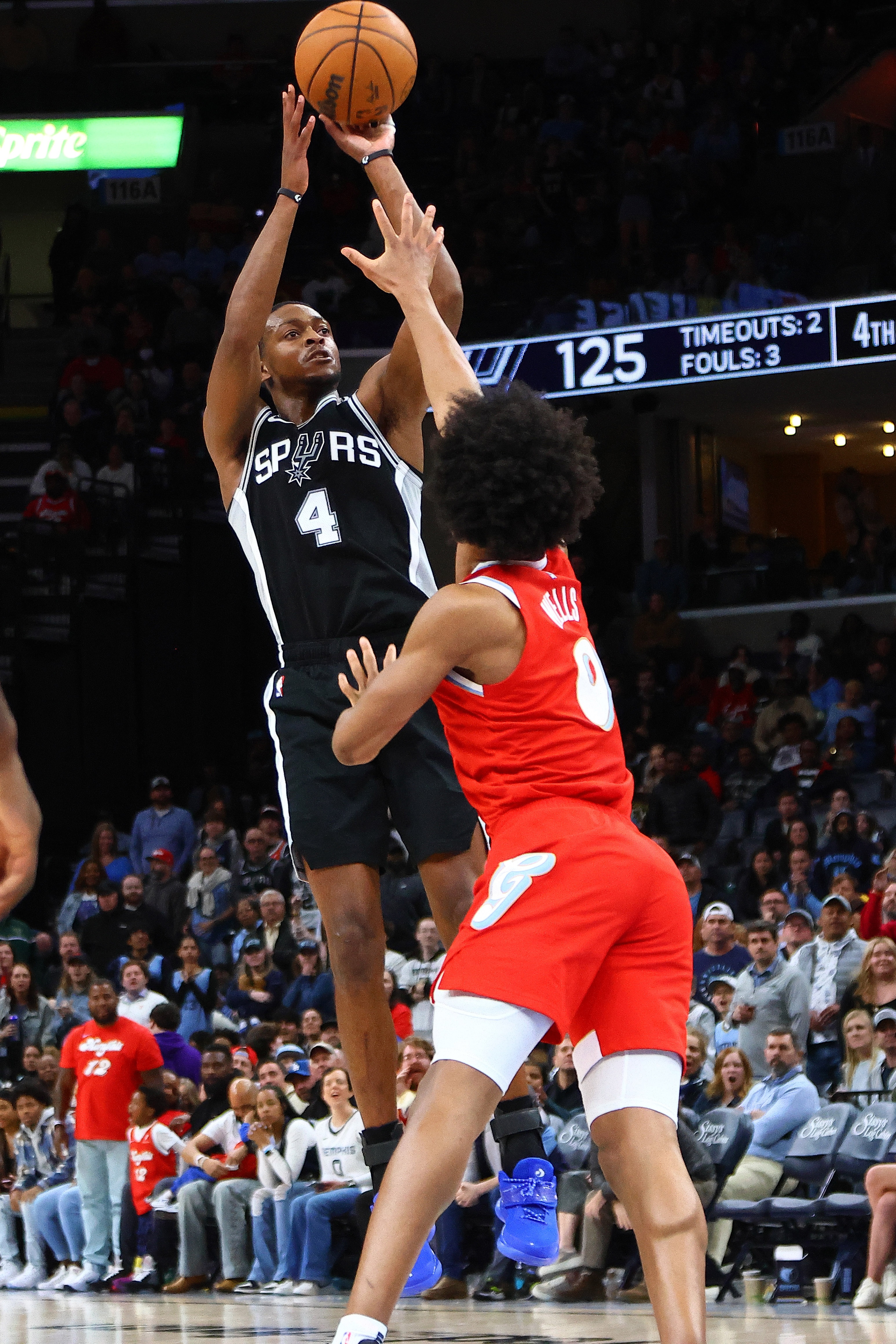  中距離準(zhǔn)絕殺！福克斯：球隊對我完成制勝一擊有信心 我也是